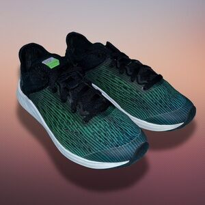 New Balance Fresh Foam Fast v2 Boys Size 5Y